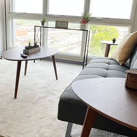 Studio Apartment, Queen Bed, Wifi, Kitchen, Washer & Dryer In Charlotte Exteriör bild