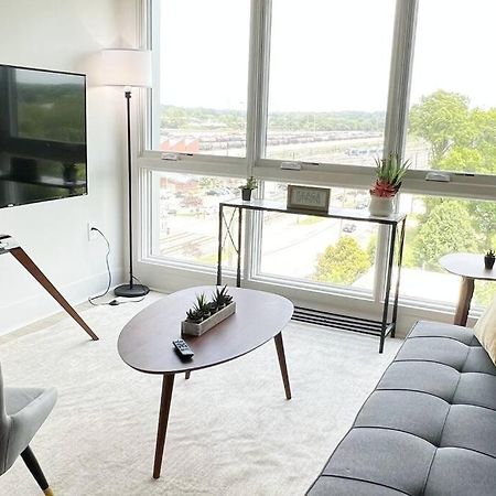 Studio Apartment, Queen Bed, Wifi, Kitchen, Washer & Dryer In Charlotte Exteriör bild